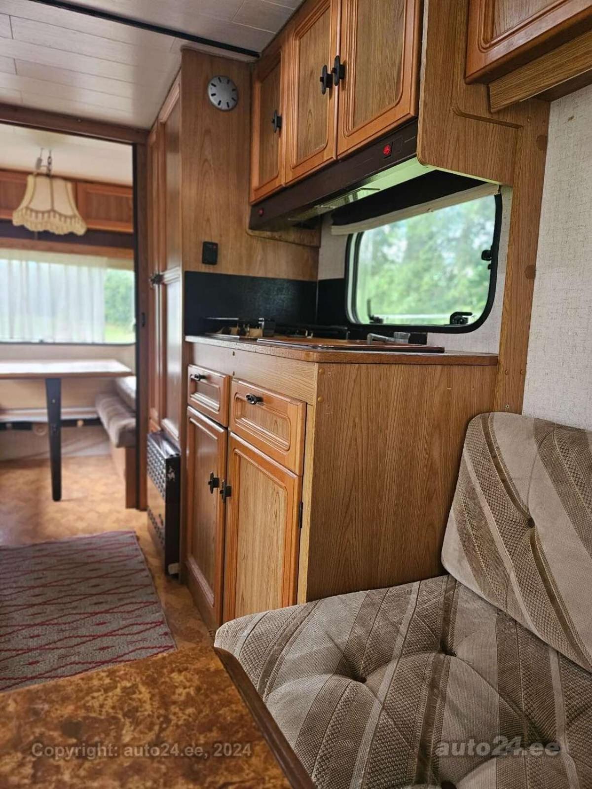 Caravan & On The Camping *