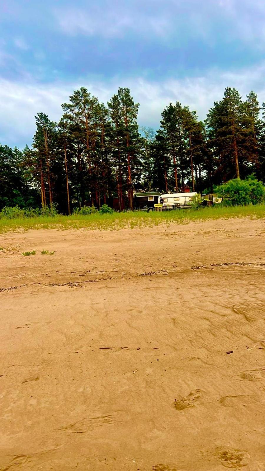 Къмпинг Caravan & On The *